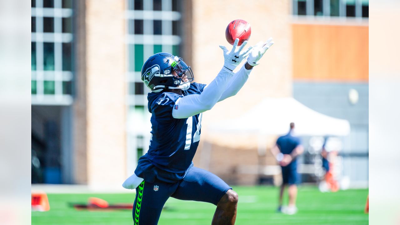 Seahawks elevate receiver Penny Hart to active roster for Week 16