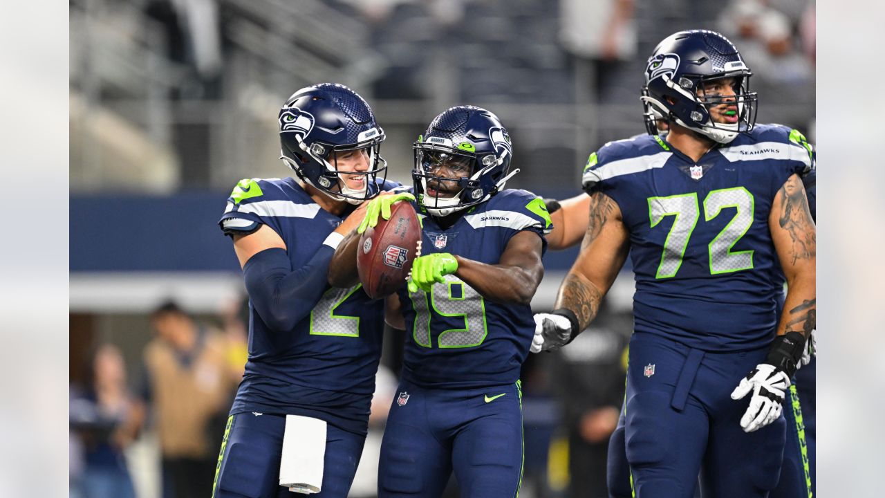 Pre-Snap Reads 3/12: Who will be the Seahawks' starting quarterback in  2022? - Field Gulls