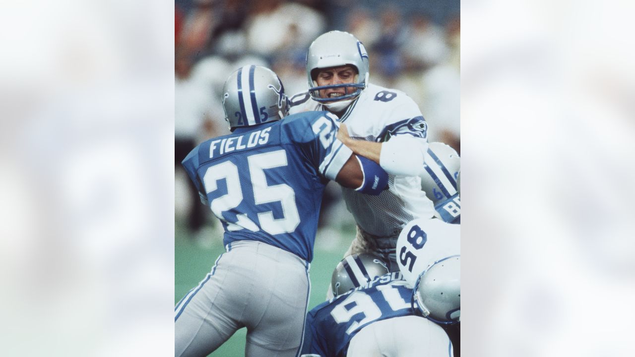 NFL Legacy on X: Just 60 seconds of jaw-dropping Steve Largent catches  