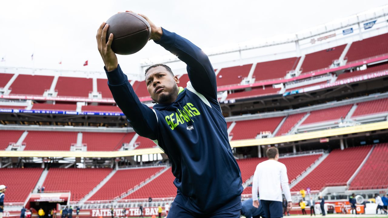 Geno Smith files for trademark of viral 'I ain't write back' quote after  Broncos win : r/Seahawks