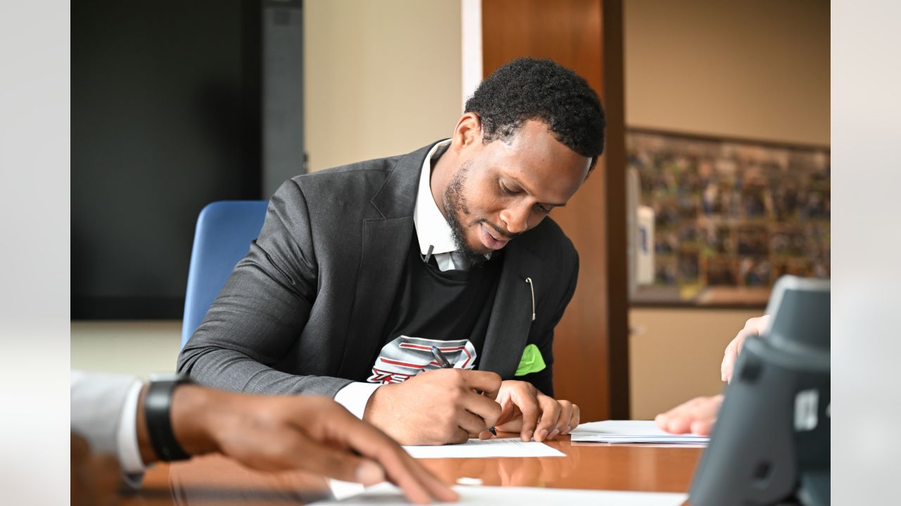 Geno Smith contract: Chafie Fields, the agent who wants fully-guaranteed  deals