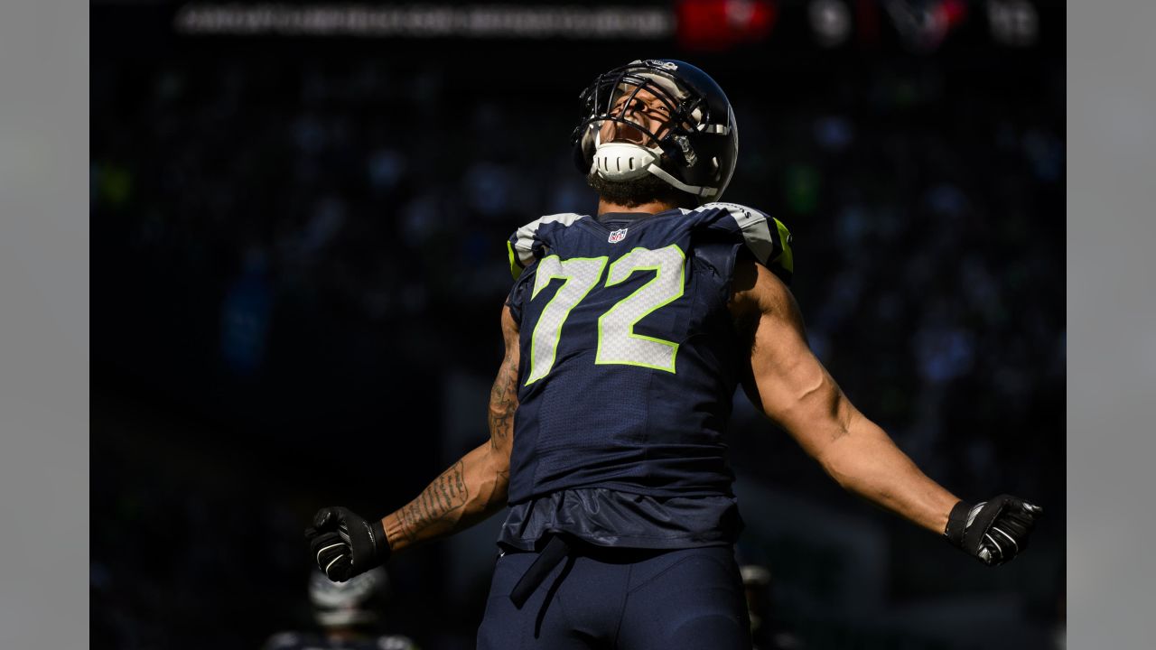 Seattle Seahawks' Golden Tate (81) catches the ball on the 2-yard