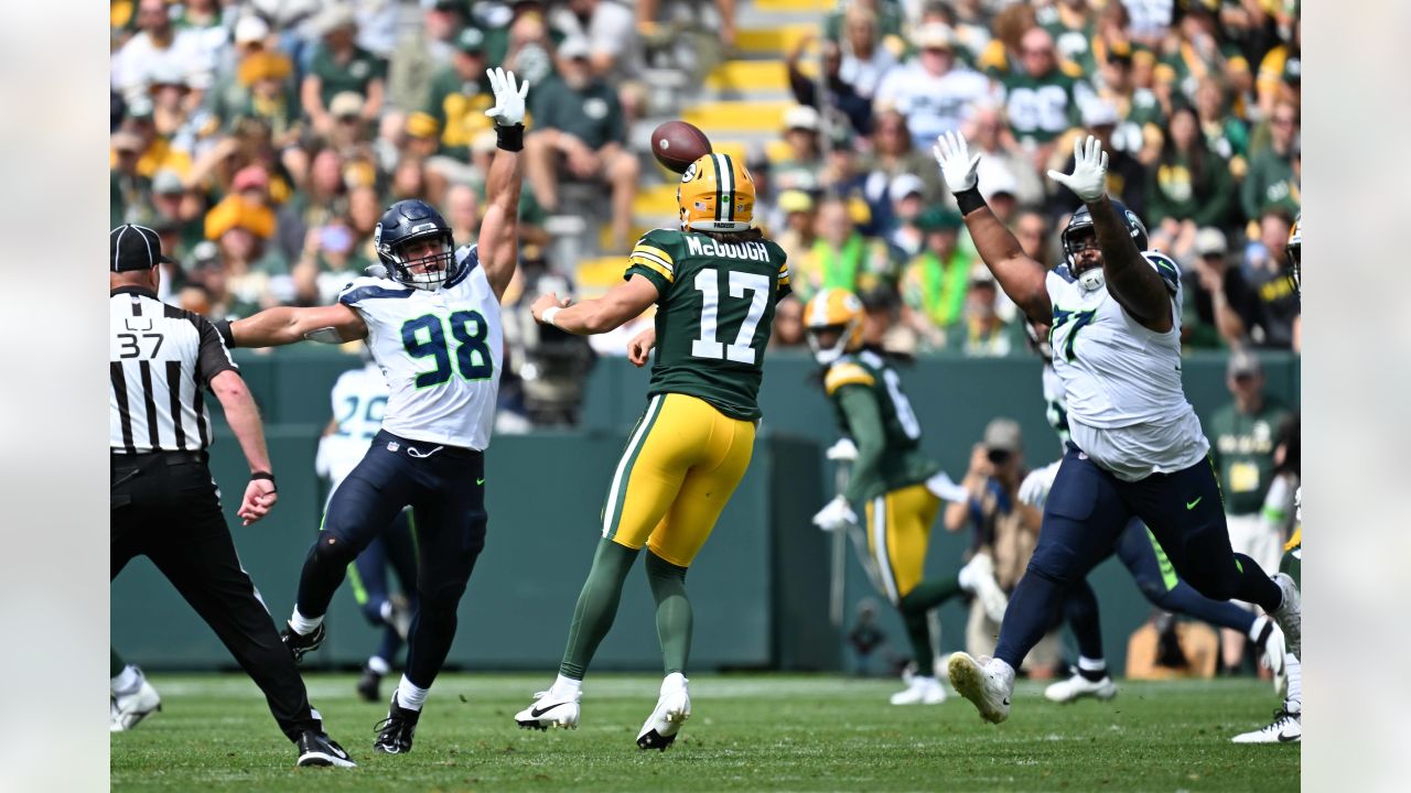 Seattle Seahawks linebacker Levi Bell (98) gets set during an NFL