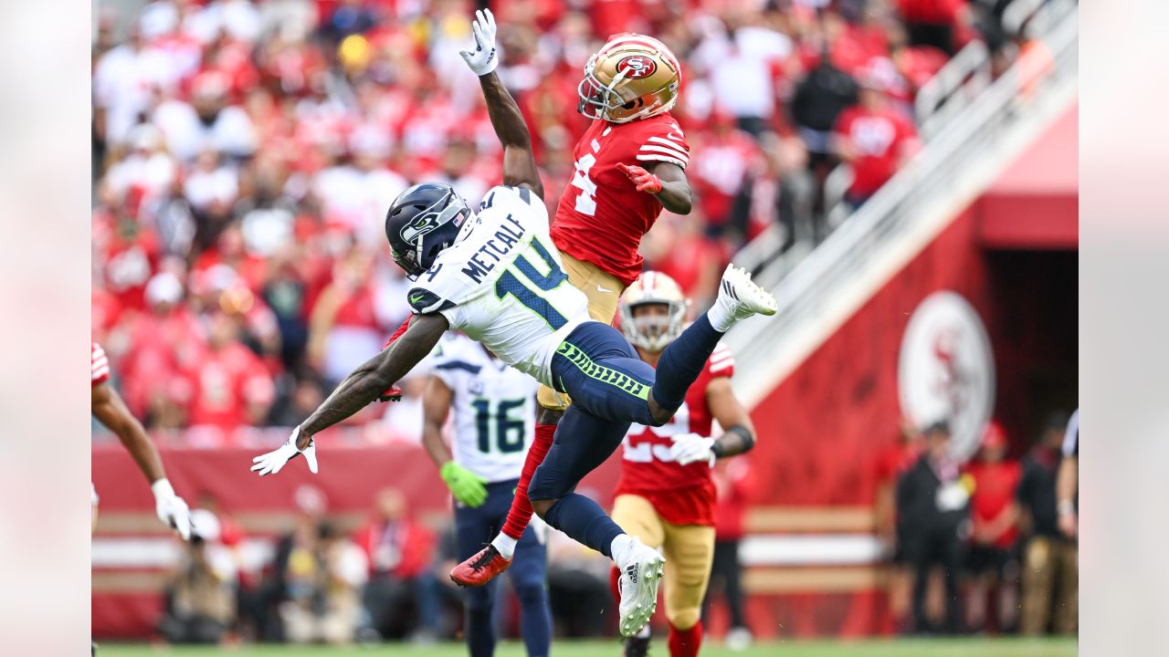 Seattle Seahawks cornerback Tariq Woolen (27) defends against the San  Francisco 49ers during an NFL football game, Sunday, Sept. 18, 2022 in  Santa Clara, Calif. (AP Photo/Lachlan Cunningham Stock Photo - Alamy