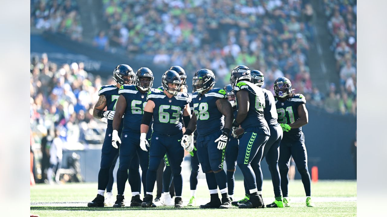 Crossover Thursday: Seattle Seahawks, Arizona Cardinals enter must-win NFC  West matchup in Week 6, Locked On Seahawks