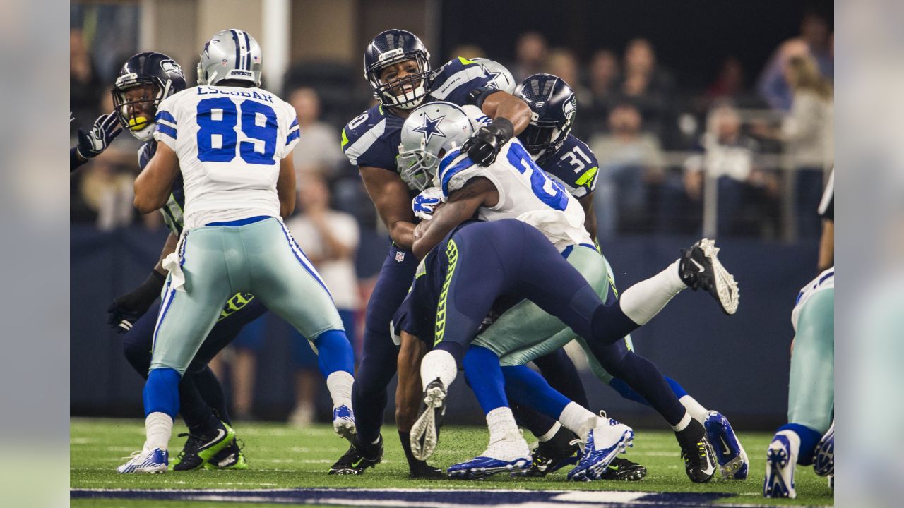 Wilson carries Seahawks past ailing Cowboys, 13-12