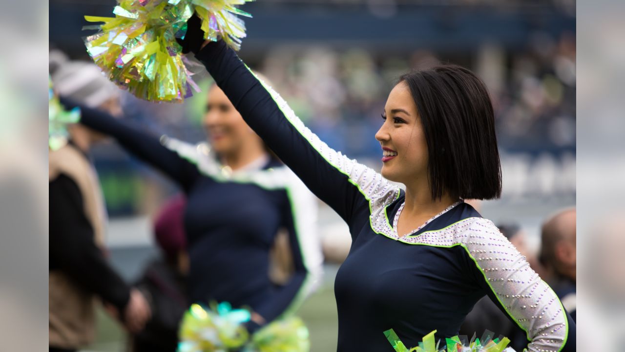 Seahawks Cheerleader Goes Viral During Monday Night Football Win