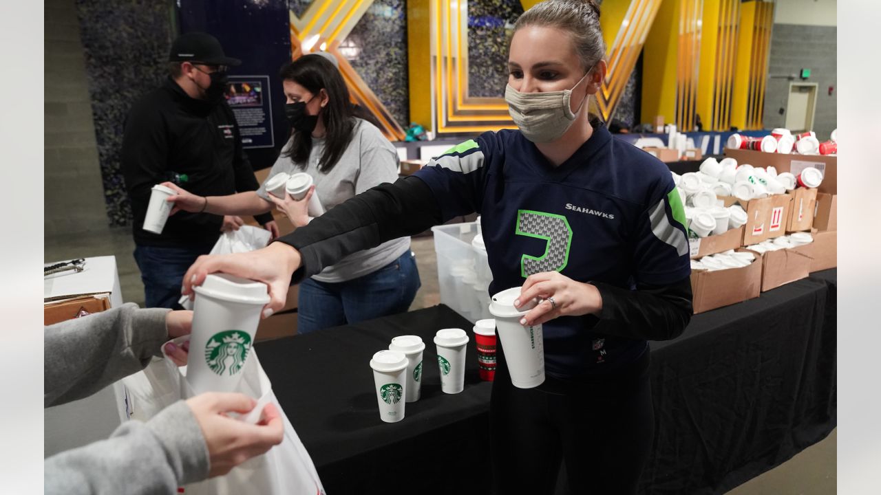 Seattle Seahawks share Lombardi Trophy with military fans > 446th Airlift  Wing > News