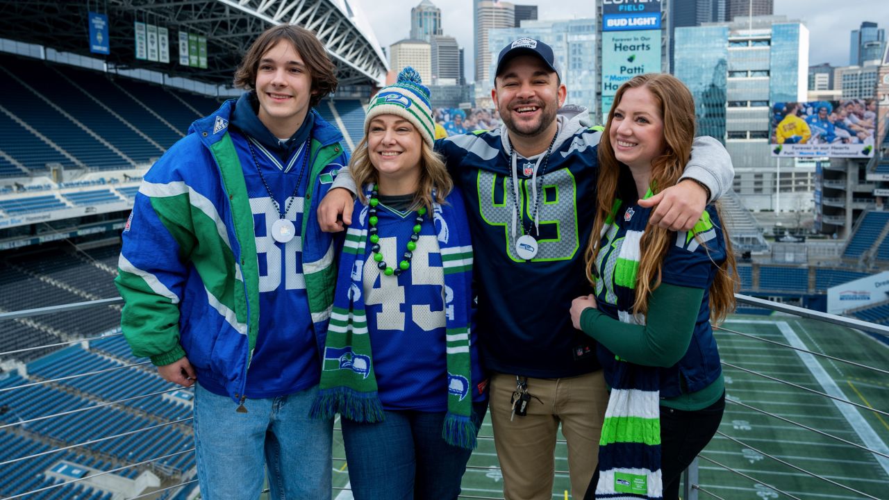 Seattle Seahawks superfan 'Mama Blue' dies, Seahawks