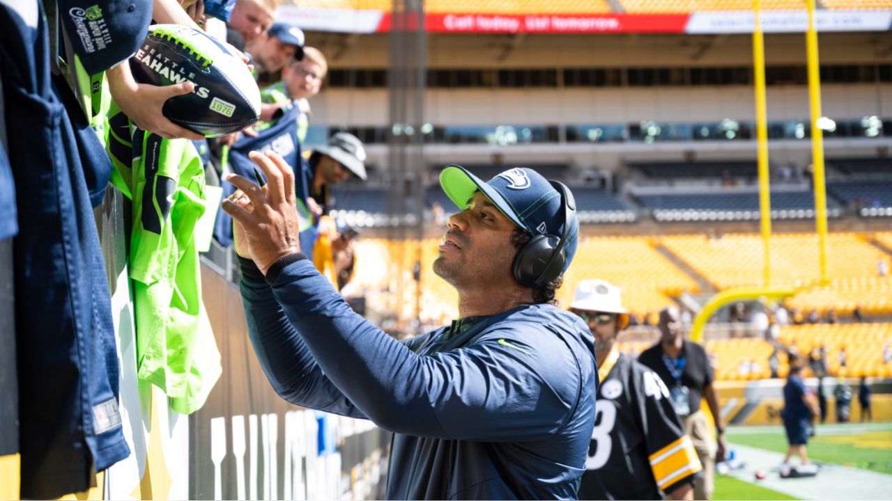 Tuesday Round Up Vote Russell Wilson For Air Player Of The Week