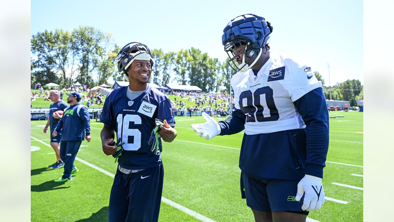 Seahawks running back group takes another hit as rookie Kenny McIntosh  sprains knee - The San Diego Union-Tribune