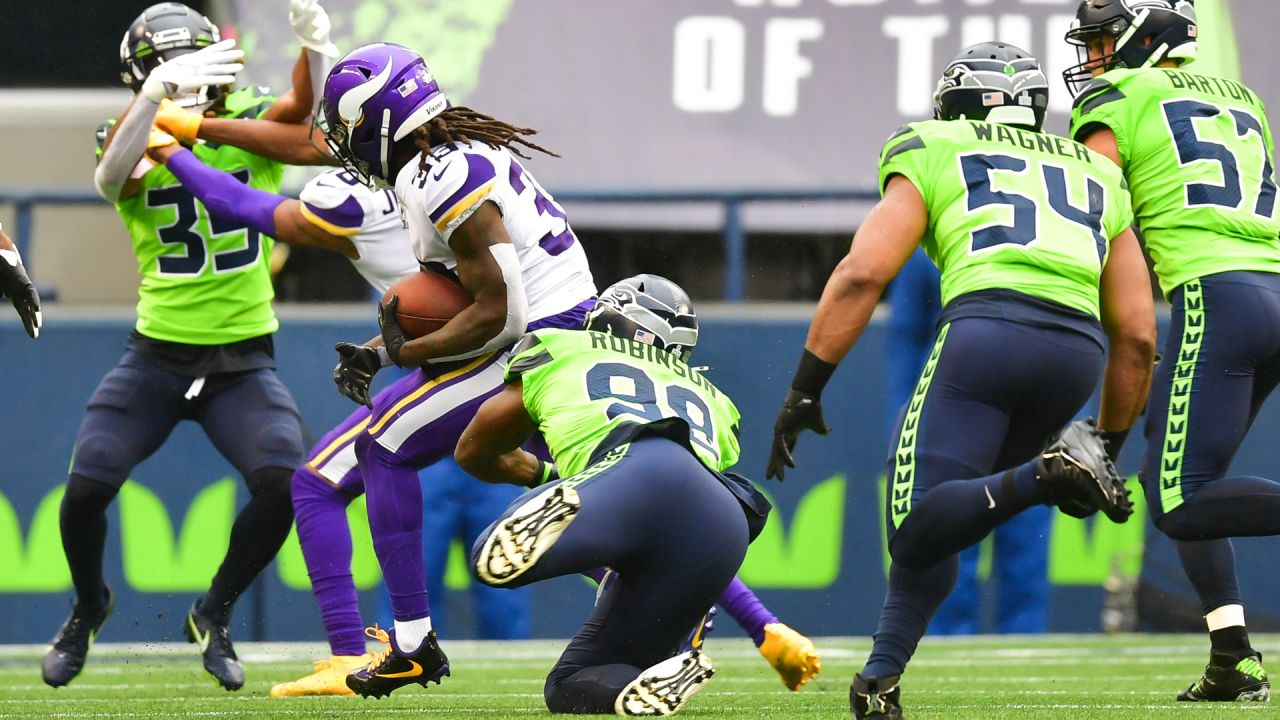 Lock throws 2 TD passes to lead Seahawks in 24-13 preseason win over Vikings  - The Columbian