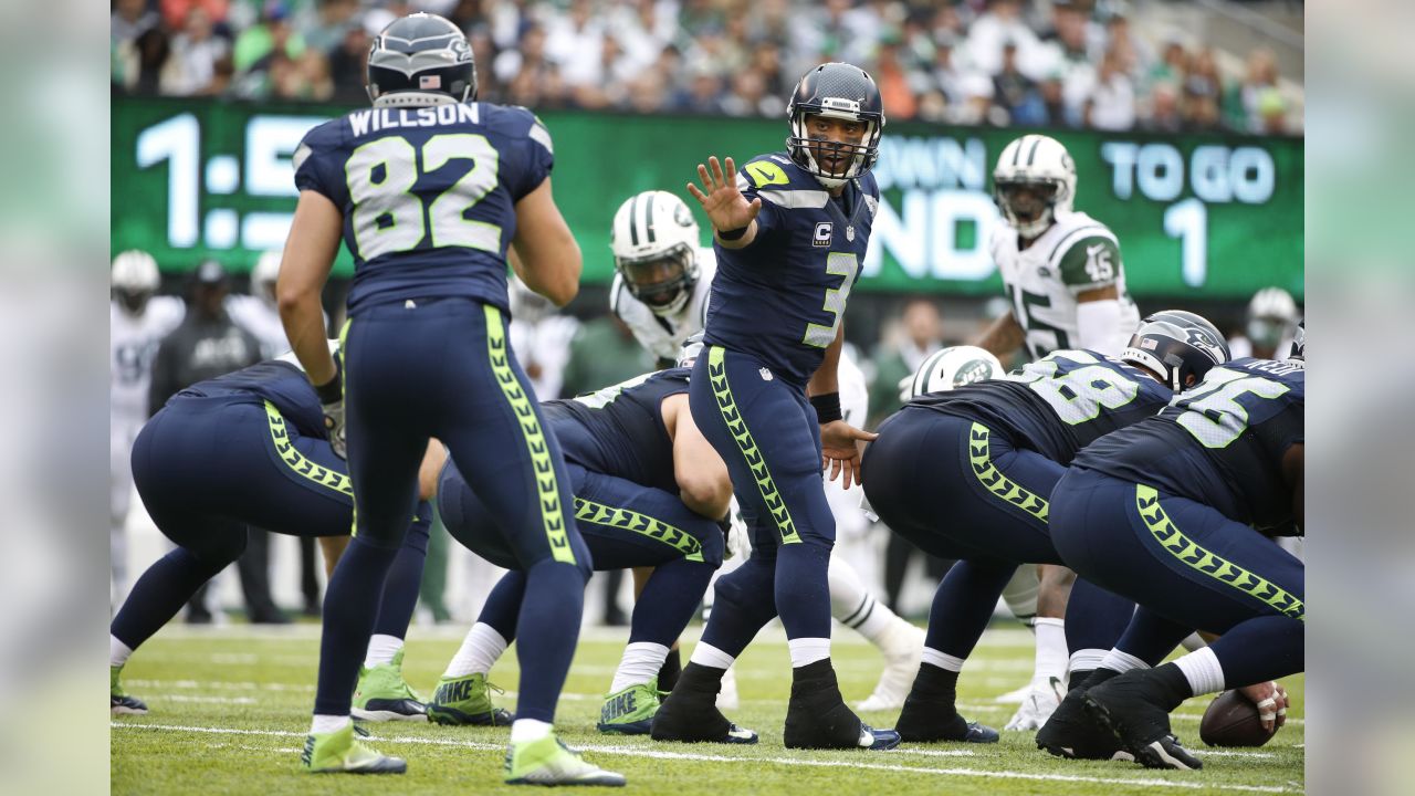 Seattle Seahawks outside linebacker Mike Morgan (57) wraps up