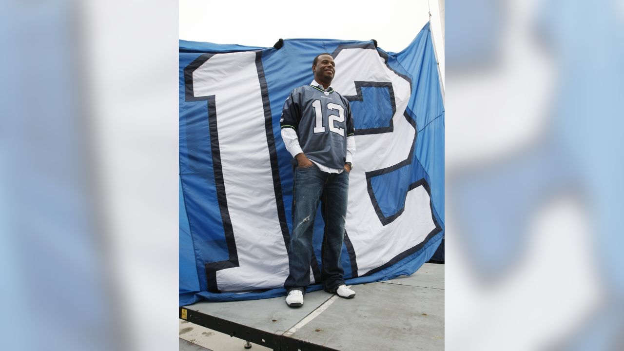 Ken Griffey Jr.'s NFL Photography From Cardinals vs. Cowboys Is