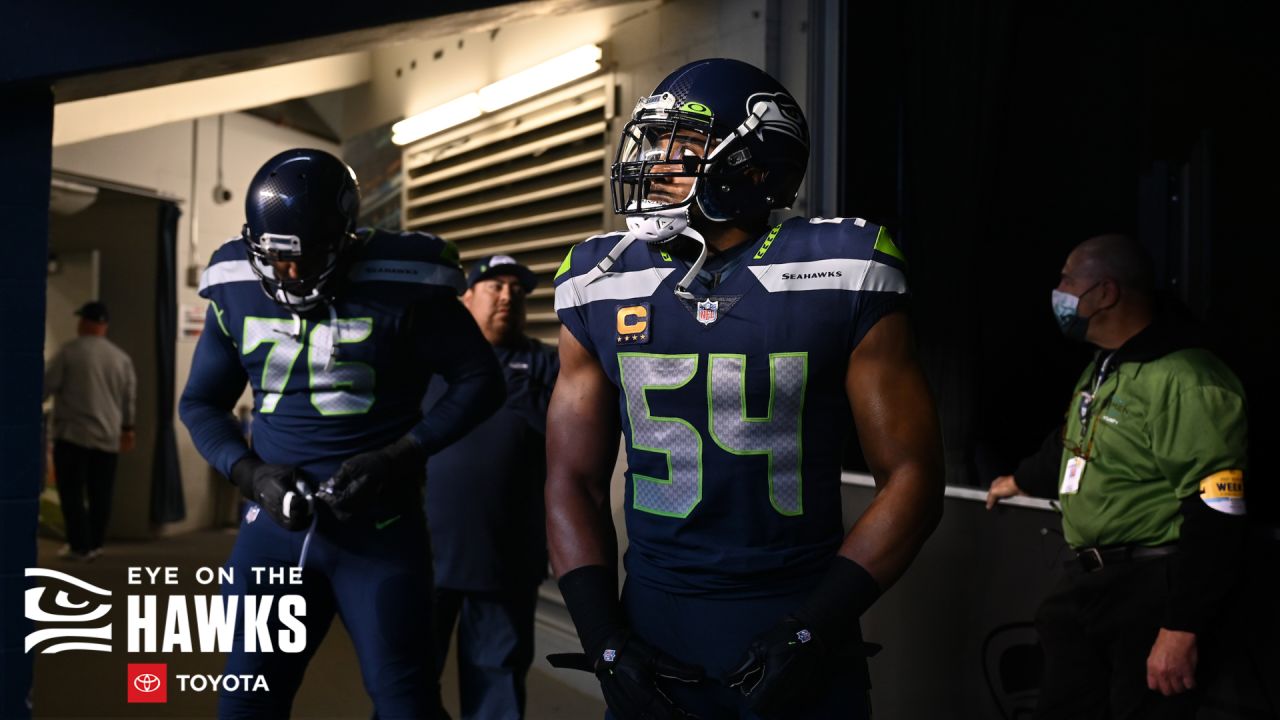 Bobby Wagner gives to needy for Halloween, leads Seahawks