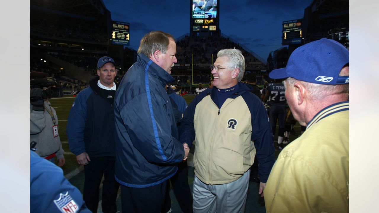 Jo al Twitter: Wow — this is huge… Mike Holmgren, one of the greatest  coaches in football history (who's also a Wisconsinite) just came out in  support of Mandela Barnes! He's also