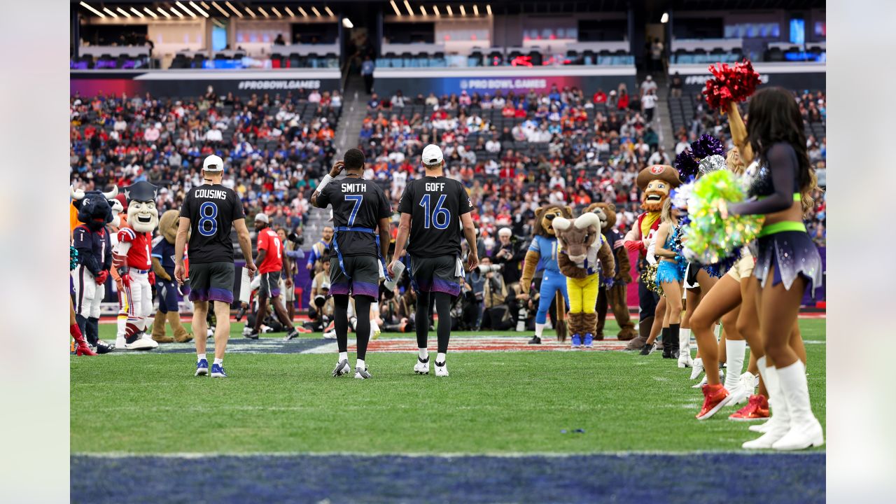 NFC quarterback Geno Smith (7) of the Seattle Seahawks runs with the ball  during the flag football event at the Pro Bowl Games, Sunday, Feb. 5, 2023,  in Las Vegas. (Doug Benc/AP