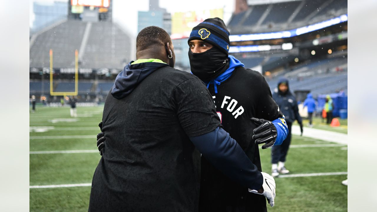 Seahawks Honor Damar Hamlin Pregame