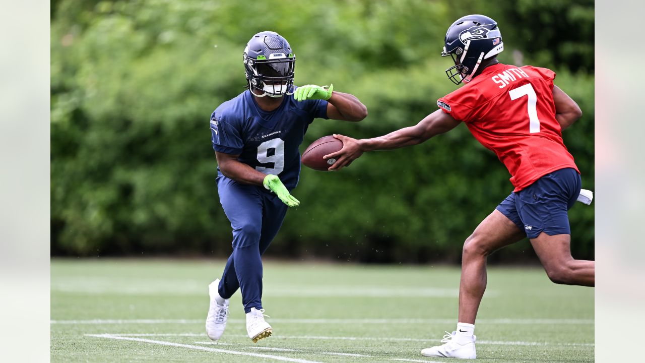 Seattle Seahawks RB Ken Walker III Garners NFL Offensive Player of Week  Honors 