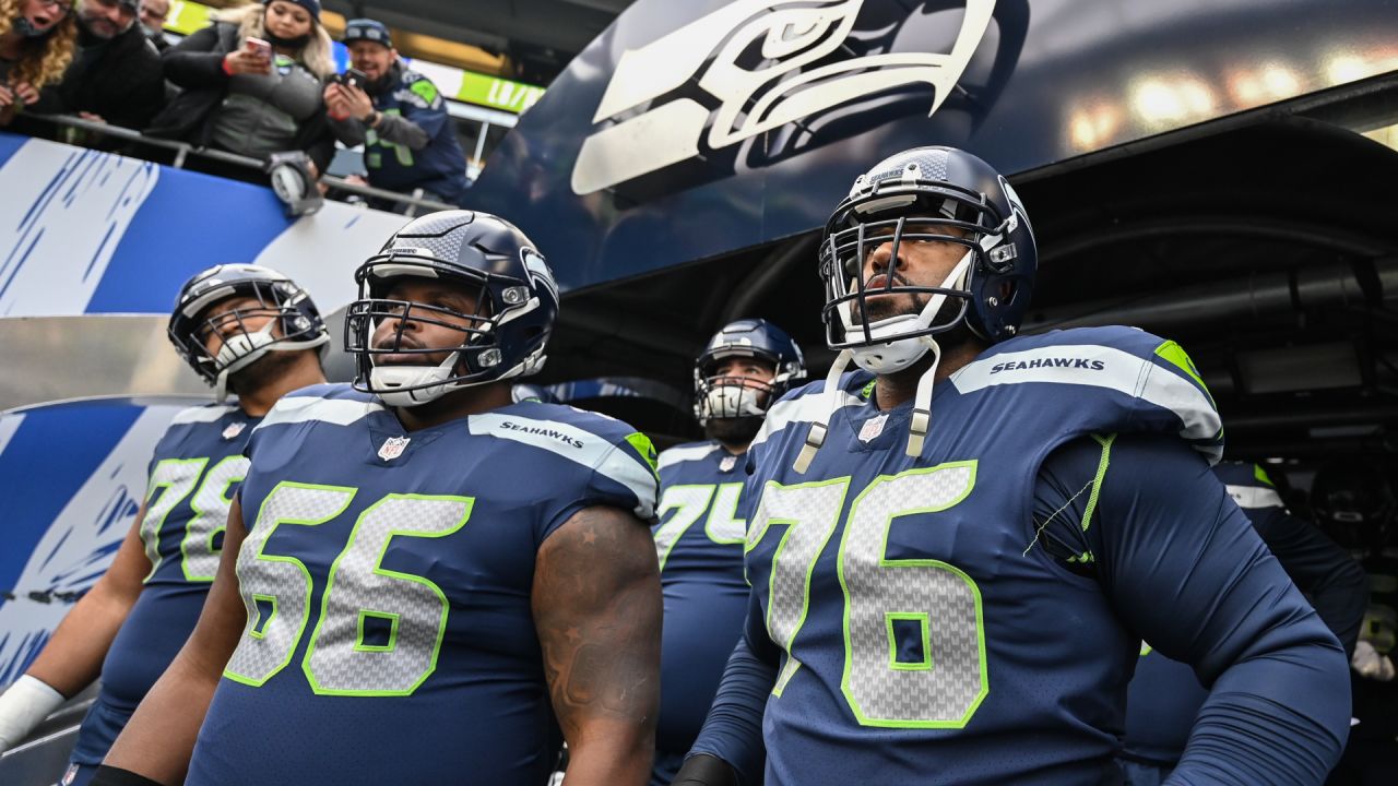 Seahawks new offense solid in opener - The Columbian