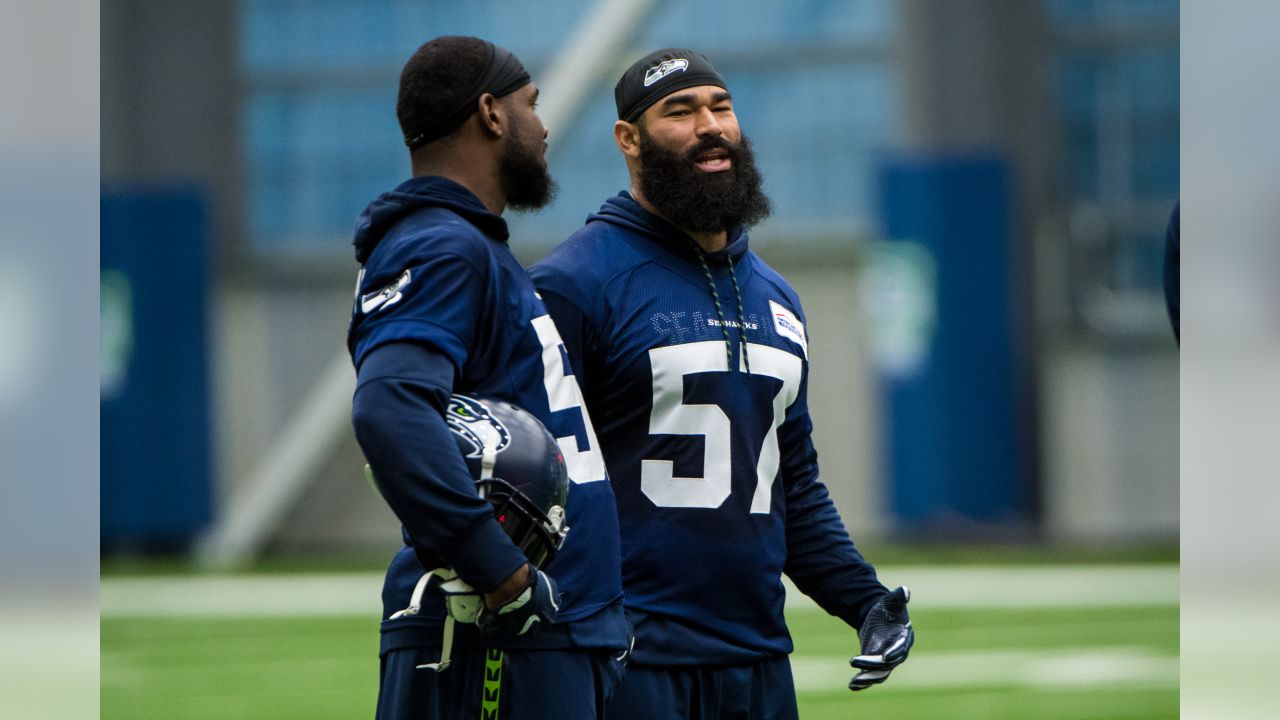 Who Wears Short Shorts? Apparently The Seahawks Wear Short Shorts