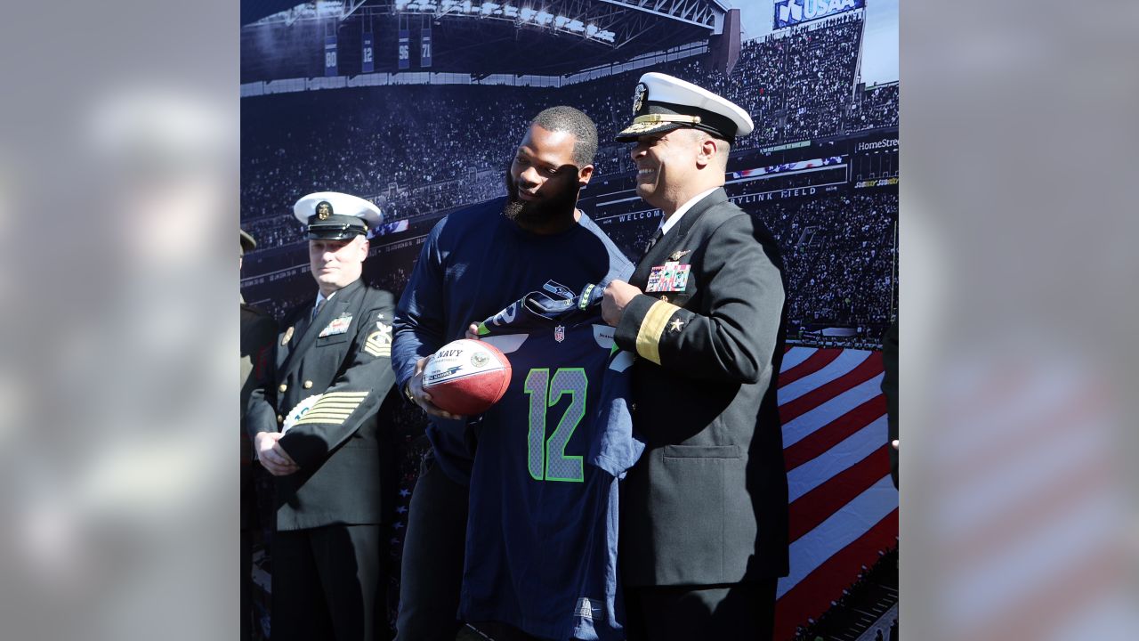 DVIDS - Images - Coast Guard members volunteer for Seahawks' salute to  service game [Image 3 of 9]