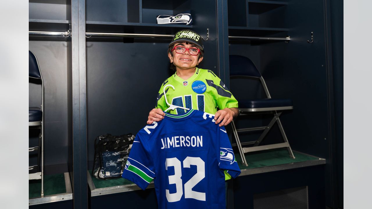 PHOTOS: Make-A-Wish Gives A Visit To The Seahawks