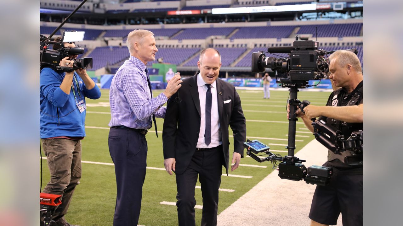 Rich Eisen 40-yard dash: NFL Network anchor breaks six seconds in NFL  Combine charity run - DraftKings Network