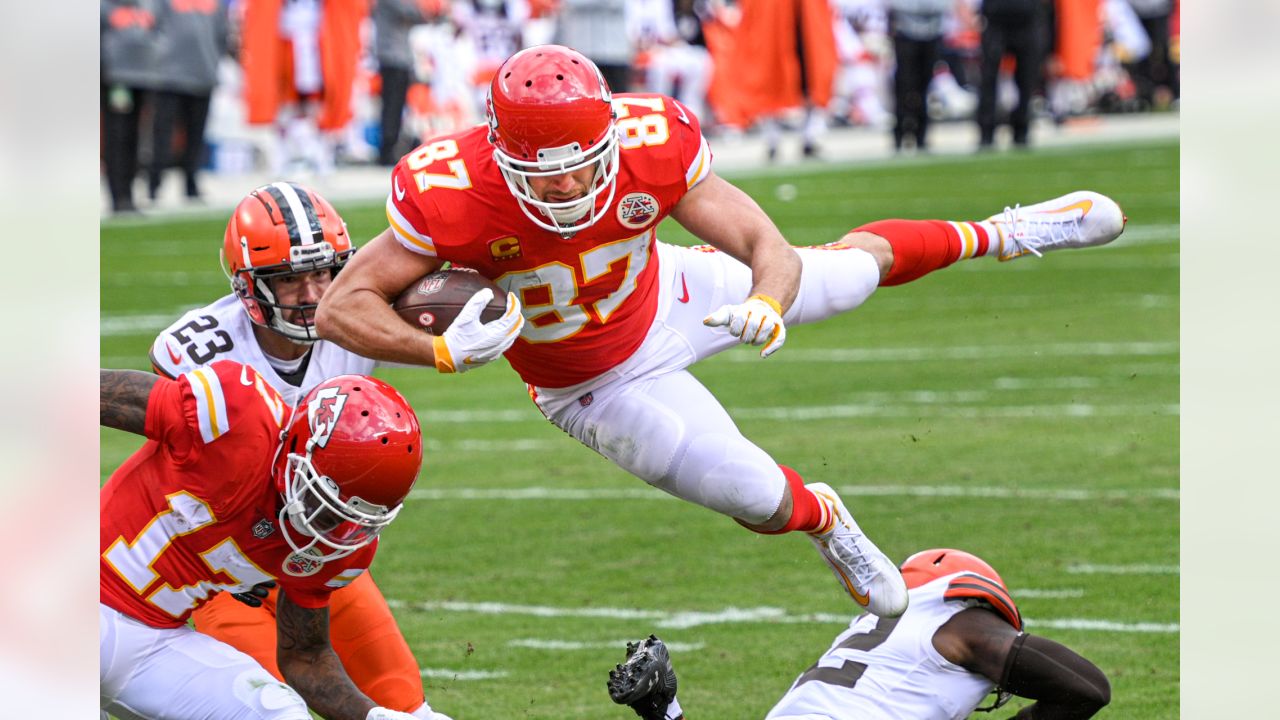 Drafting Travis Kelce Early: Fantasy Strategy