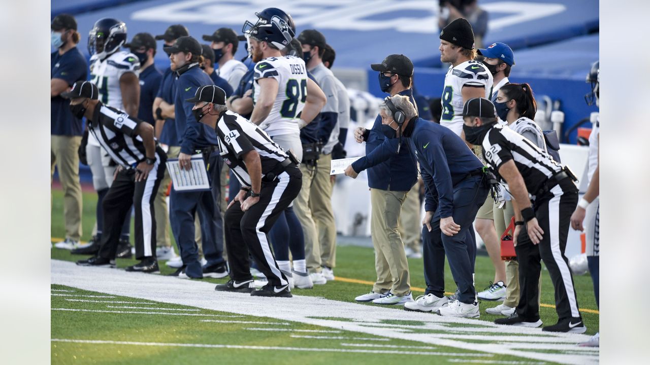 Seahawks great Marshawn Lynch joins 's 'Thursday Night Football' team  - Field Gulls