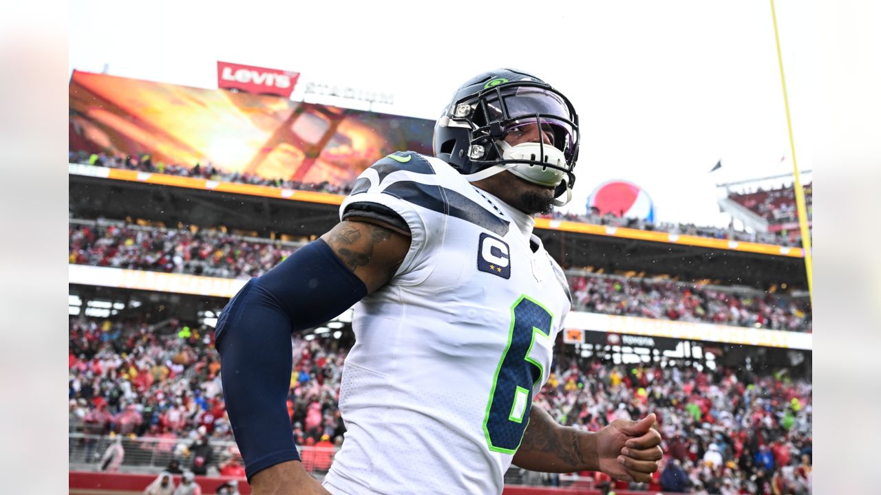 Seahawks fade in second half of blowout loss to 49ers in wild-card round