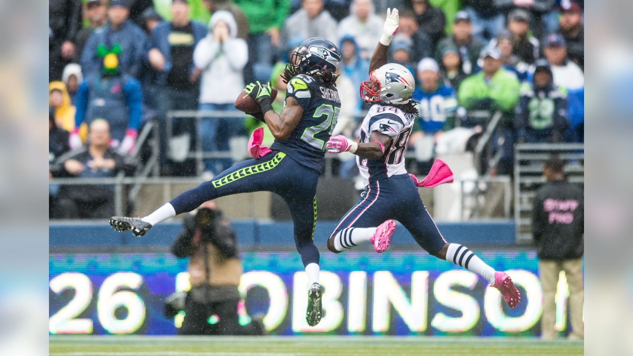 Seattle Seahawks cornerback Richard Sherman (25) intercepts the