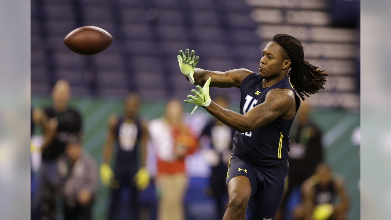 Photo: Seahawks' Shaquem Griffin (49) and Shaquill Griffin celebrate -  PHI20200105125 