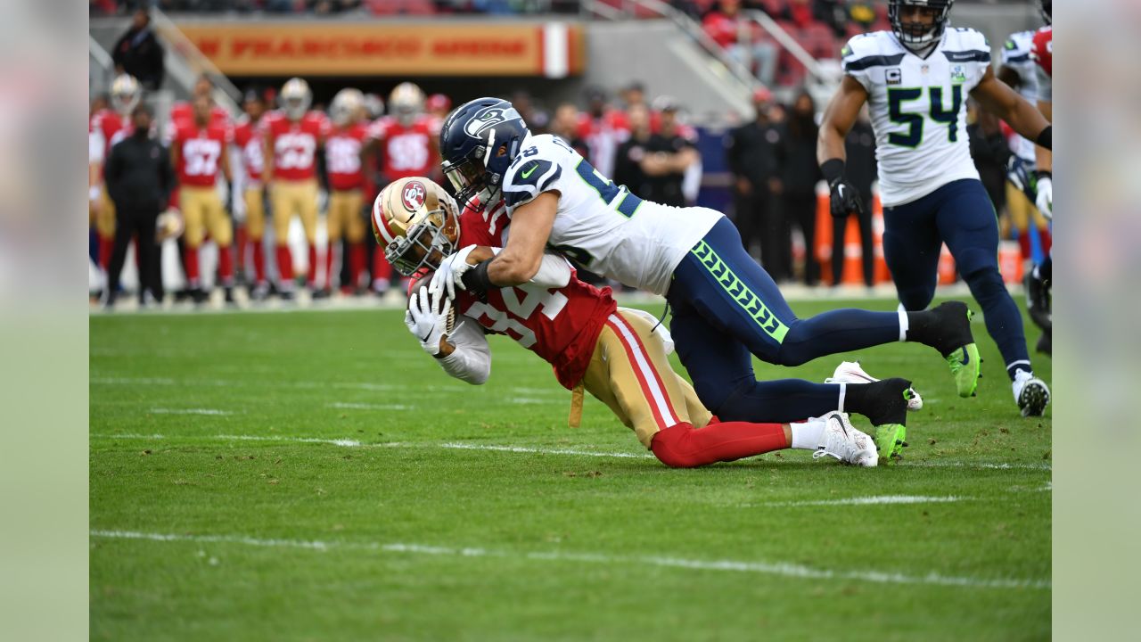 Seahawks Guard Jordan Simmons Makes Emotional First NFL Start In Return To  Los Angeles