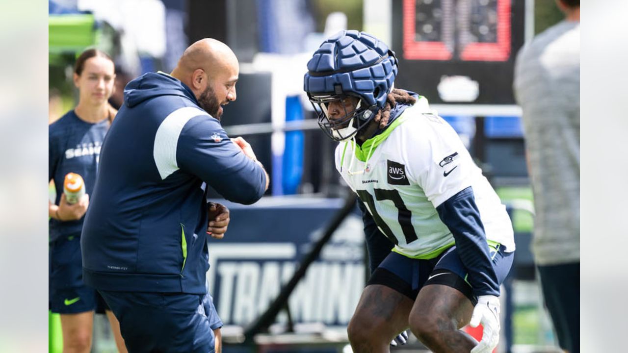 Very minor running back update (Walker and Charbonnet) : r/Seahawks