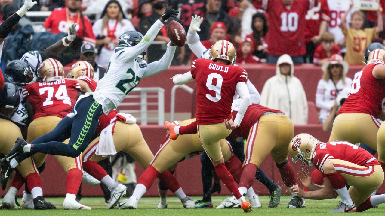 Tuesday Round-Up: Seahawks' Geno Smith Files Trademark for Week 1 Catch  Phrase