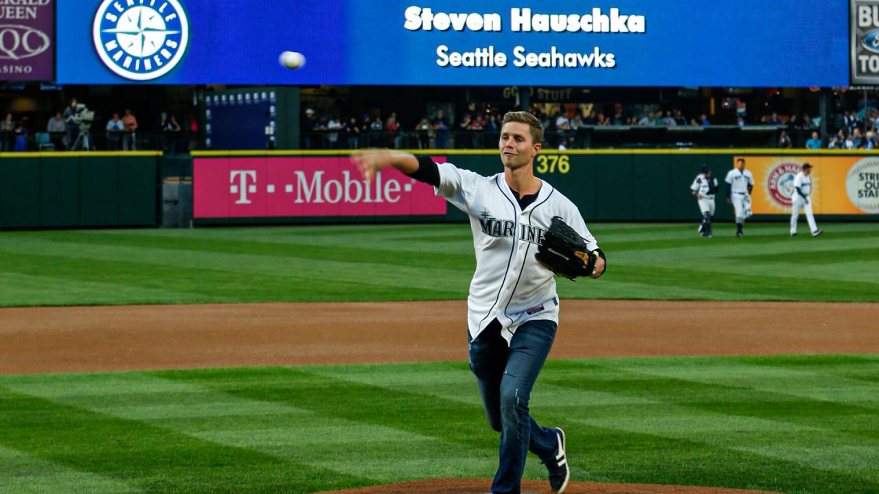 Mariner Dads Catch Their Kids' First Pitches, The most adorable first  pitches 🥹 #FathersDay, By Seattle Mariners