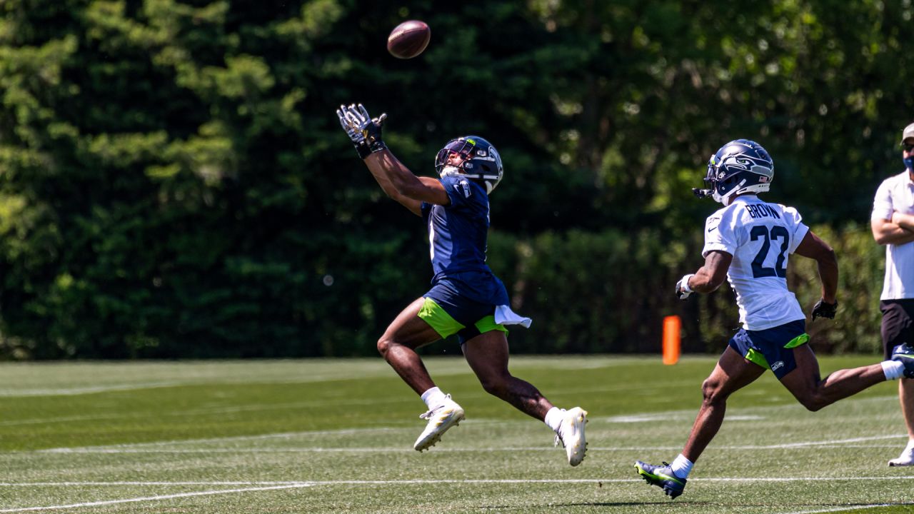 D'Wayne Eskridge & Tre Brown Enjoy Competition At Rookie Minicamp