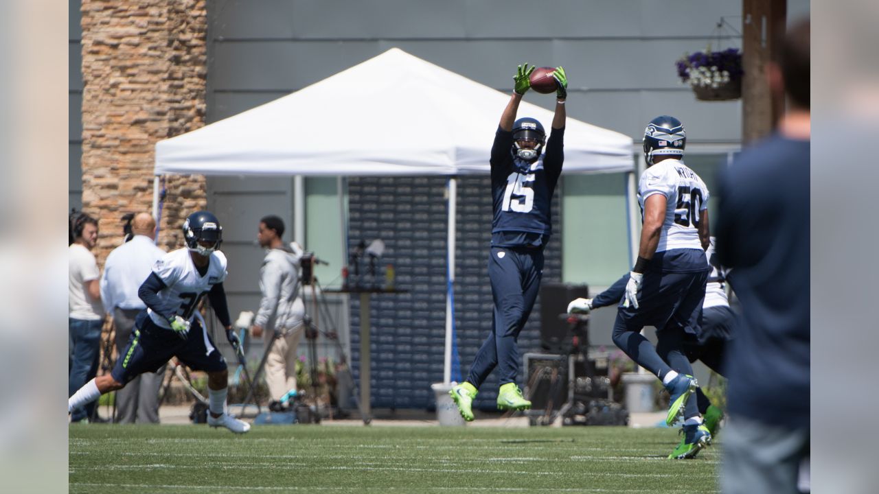 The amazing transformation of Seahawks' George Fant from college power  forward to starting left tackle