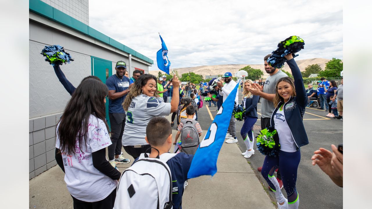 Seahawks Sign DT Bryan Mone To Contract Extension; Waive G Pier-Olivier  Lestage