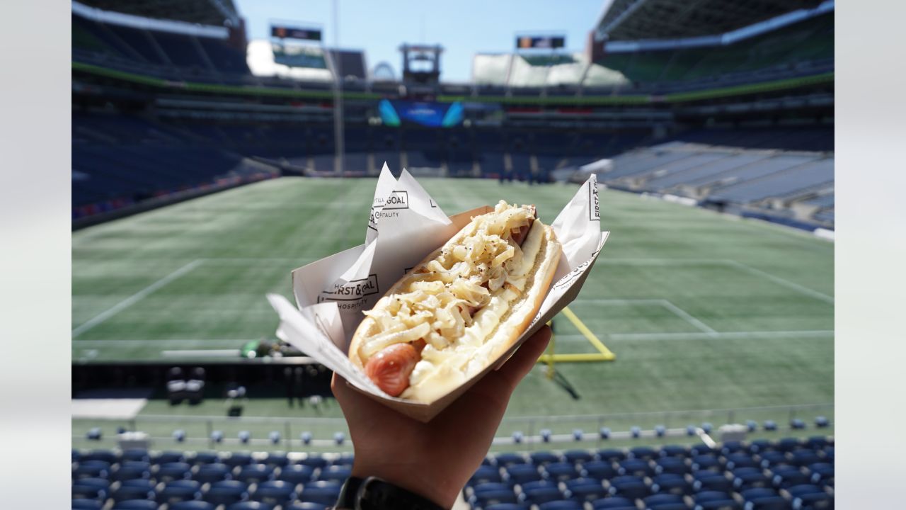 Hot Dog Vendors Are the Spirit of the Ballpark