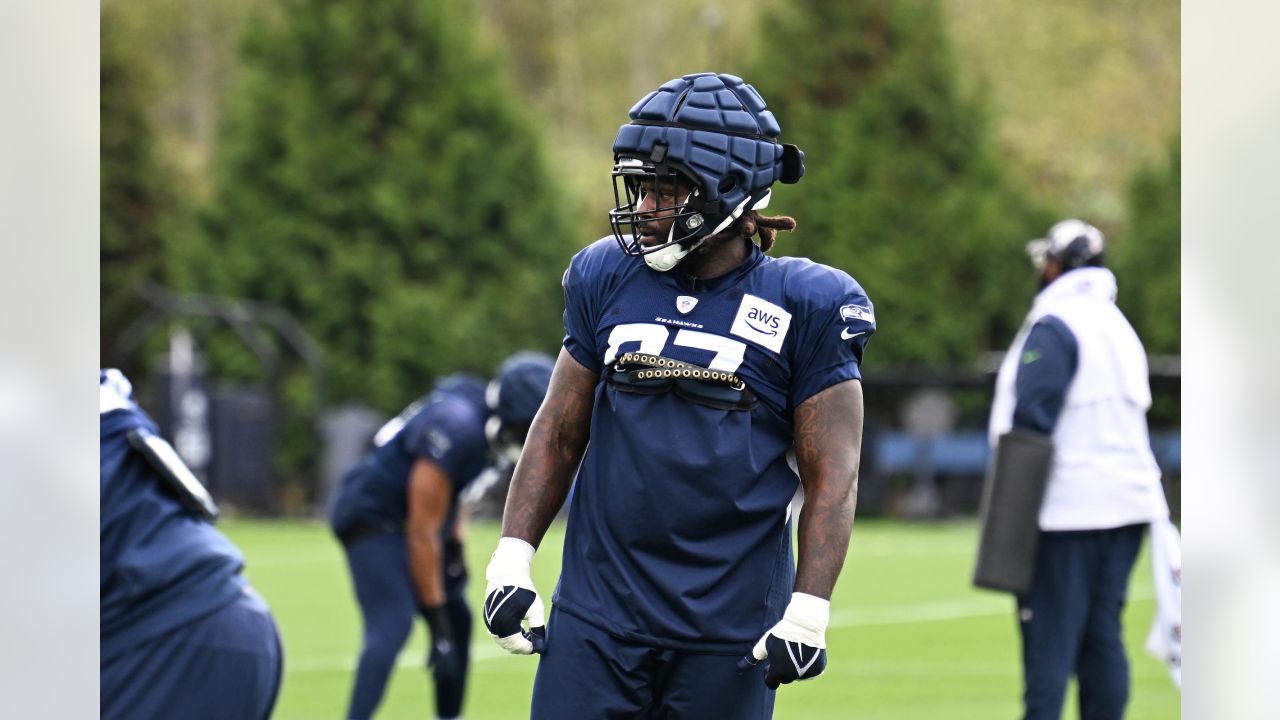 Seahawks injury updates: Damien Lewis, Tre Brown go down vs. Panthers - BVM  Sports