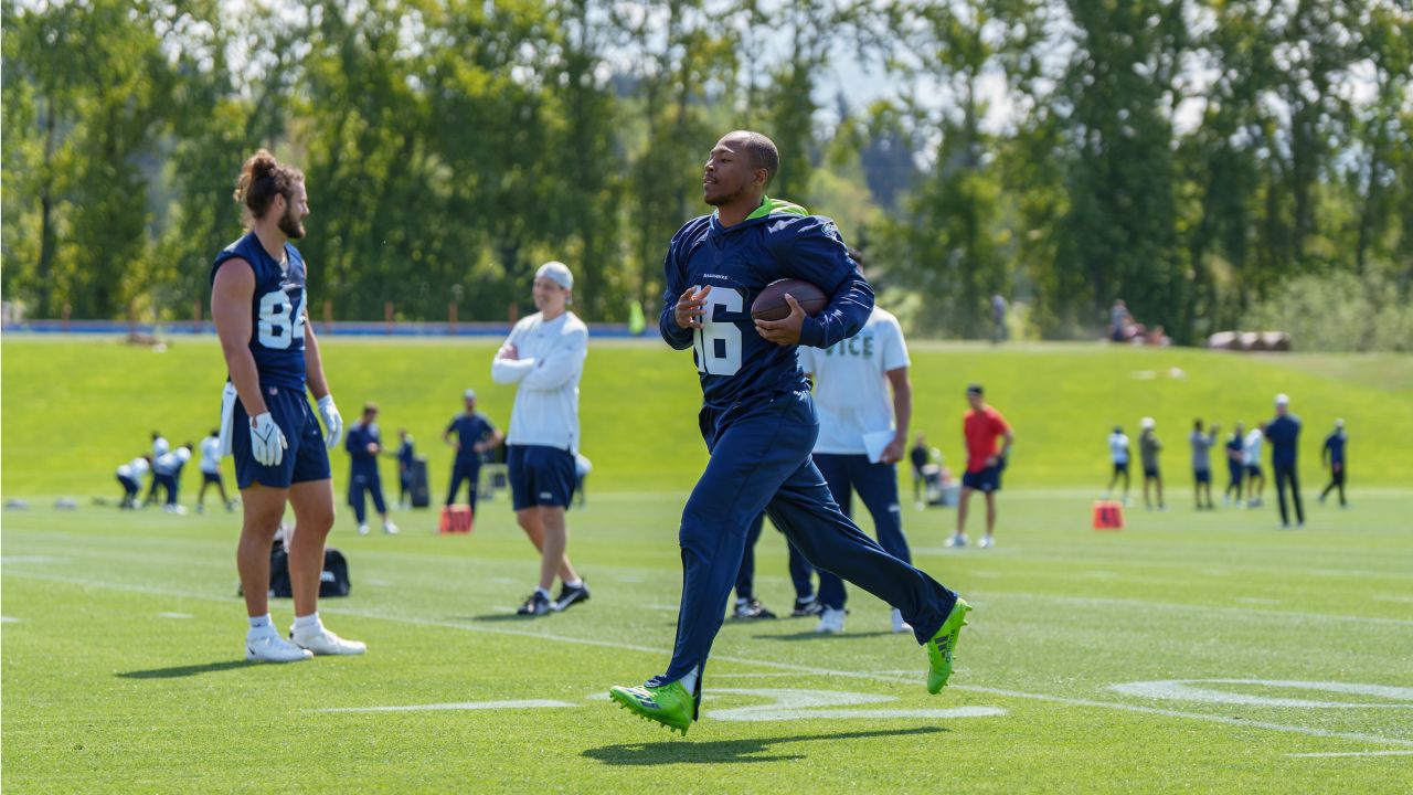 Clint Hurtt and the tenacious 2023 Seahawks defense