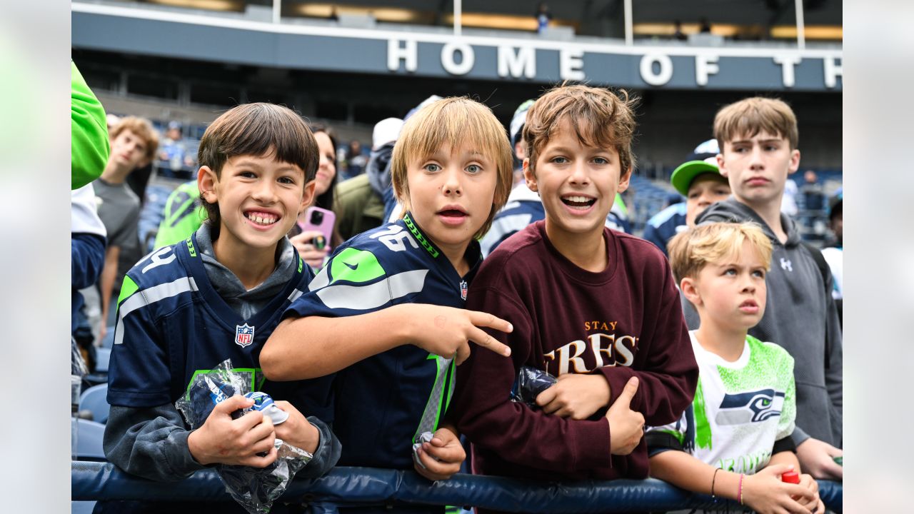 Seahawks vs Panthers Final Score: Seattle bullies Panthers in 37-27 win -  Field Gulls