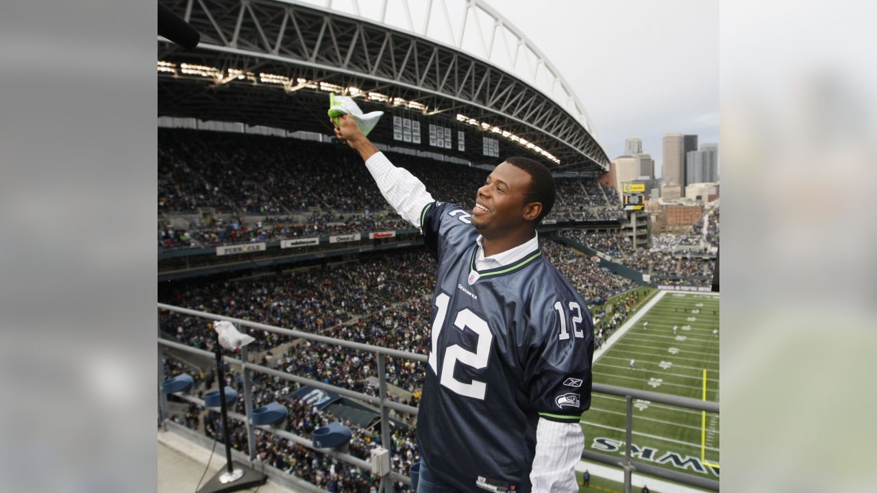 Ken Griffey Jr. turns 51,231 Coors Field fans into the real