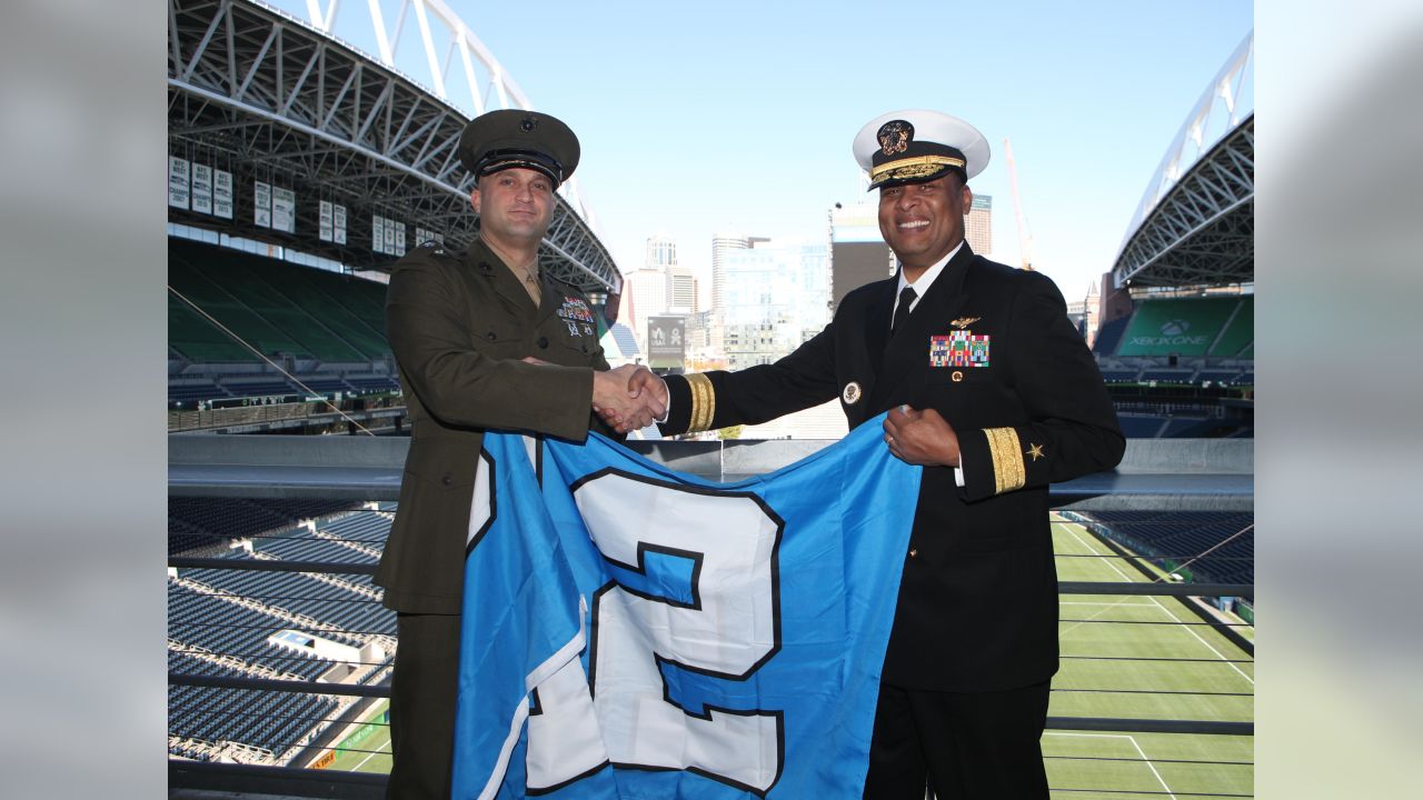 DVIDS - Images - Coast Guard members volunteer for Seahawks' salute to  service game [Image 3 of 9]