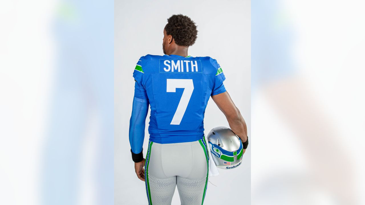 Seahawks unveil 90s throwback uniforms – KIRO 7 News Seattle