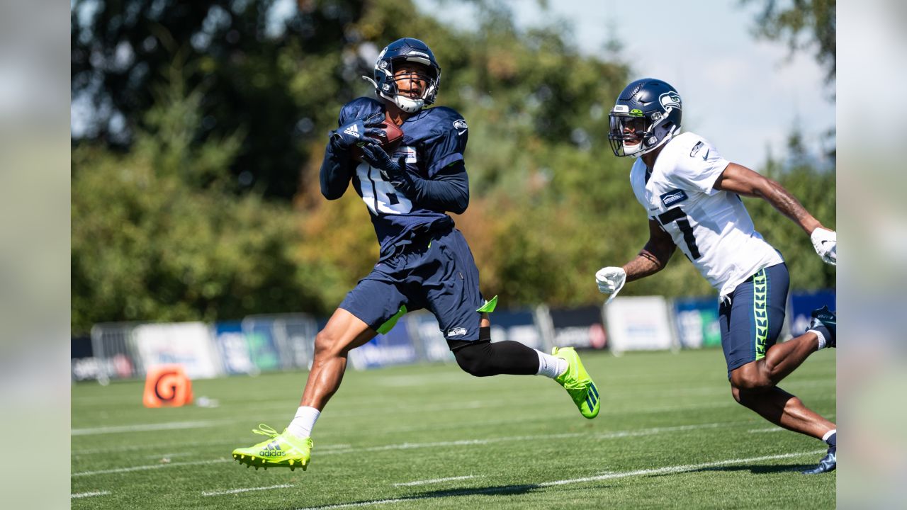 Seahawks training camp: Corners battling DK Metcalf, receiver room