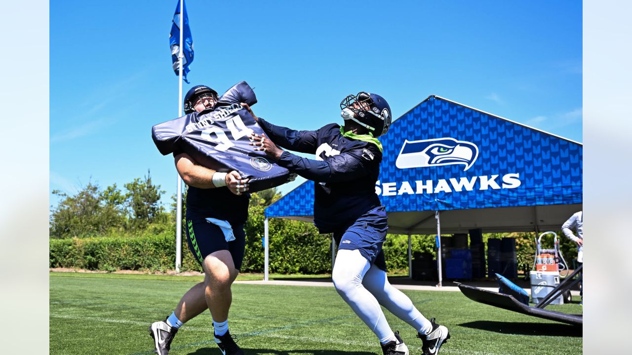 Rejoice! Seahawks throwback uniforms are finally coming in 2023 - Field  Gulls