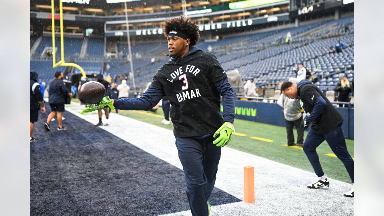 Seahawks Honor Damar Hamlin Pregame